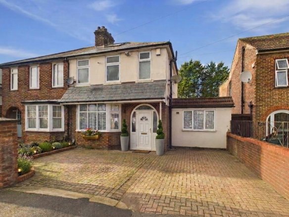Houghton Road, Dunstable, Bedfordshire, LU5 5AB