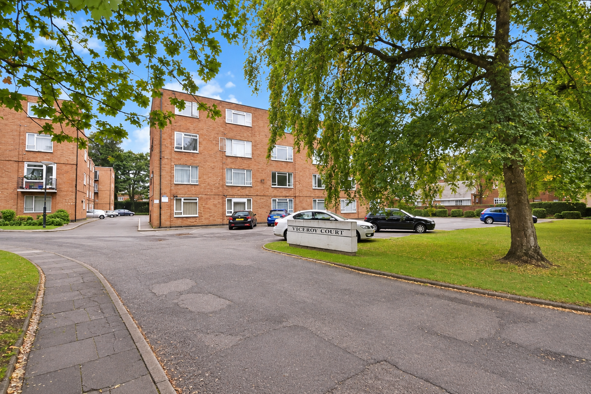 High Street South, Dunstable, LU6 3HW
